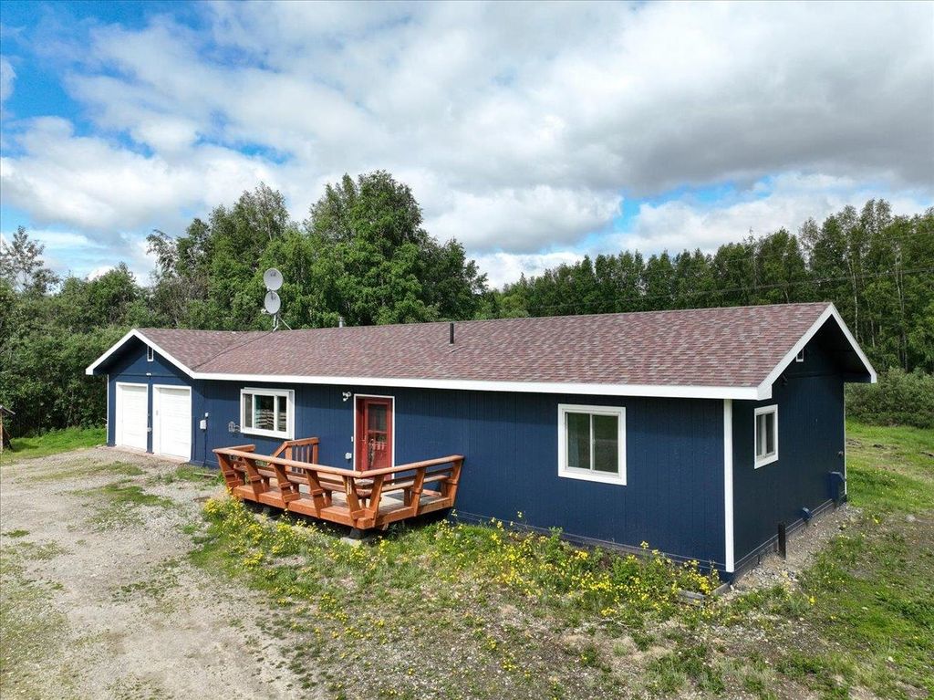 1385 BENN LANE, North Pole, AK 99705