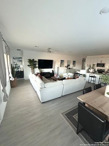 10127 Helios, Converse, TX 78109