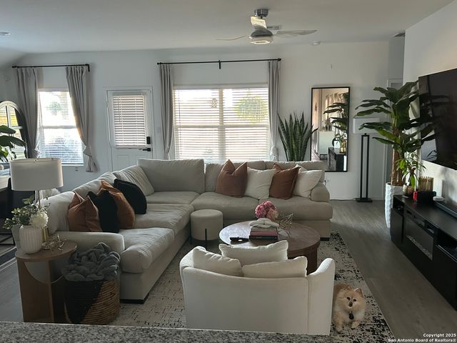 10127 Helios, Converse, TX 78109