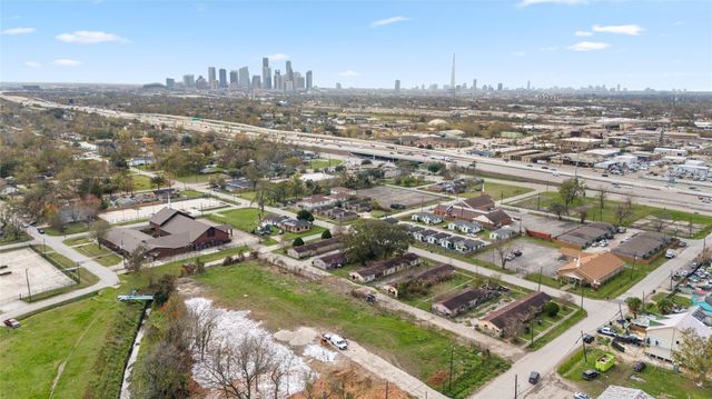 3121 Brewster Street, Houston, TX 77026