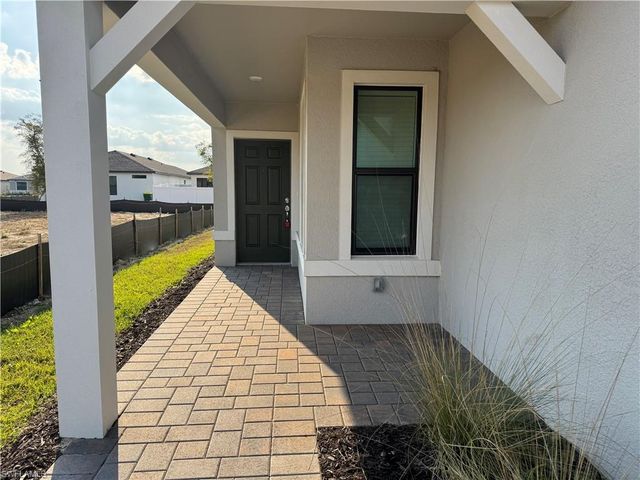 1024 Caloosa Breeze DR, Labelle, FL 33935