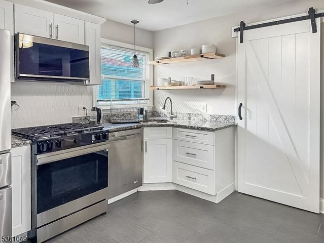 201 Douglas Rd, Roselle Boro, NJ 07203