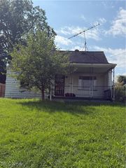 411 E Laclede Avenue, Youngstown, OH 44507