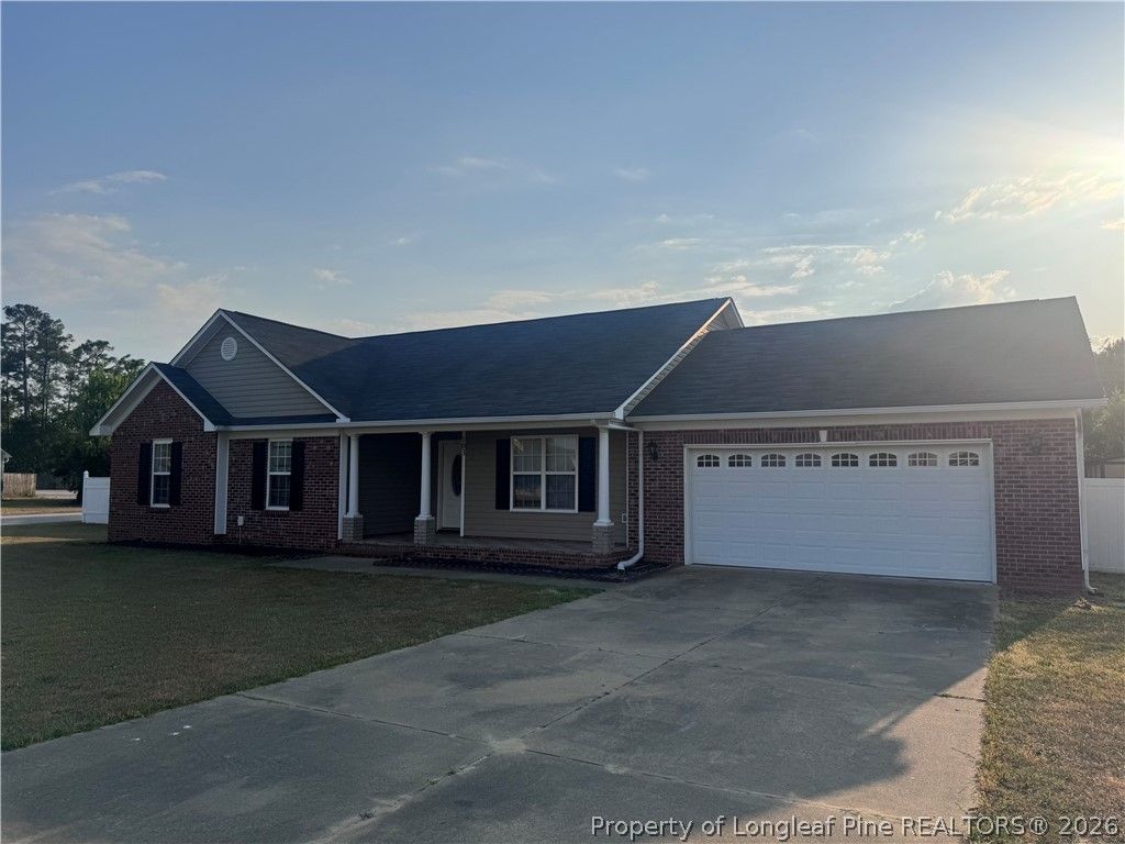 103 Scaley Bark Drive, Raeford, NC 28376