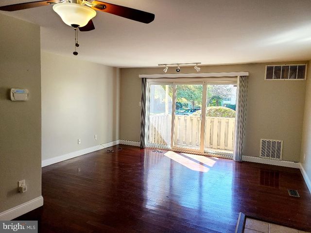 701 THORNTON CT, North Wales, PA 19454