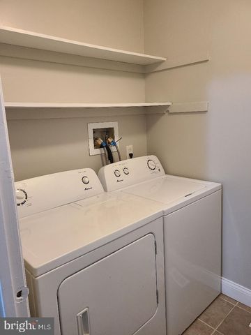 701 THORNTON CT, North Wales, PA 19454