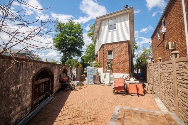 1340 Siegfried Place, Bronx, NY 10465