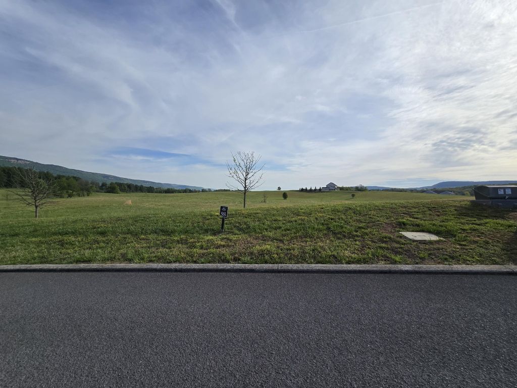 98 River Ridge Drive, Dunlap, TN 37327
