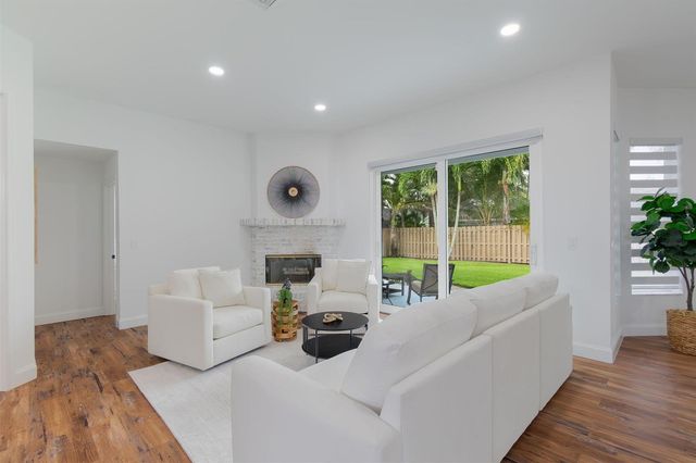 13590 Jonquil Place, Wellington, FL 33414