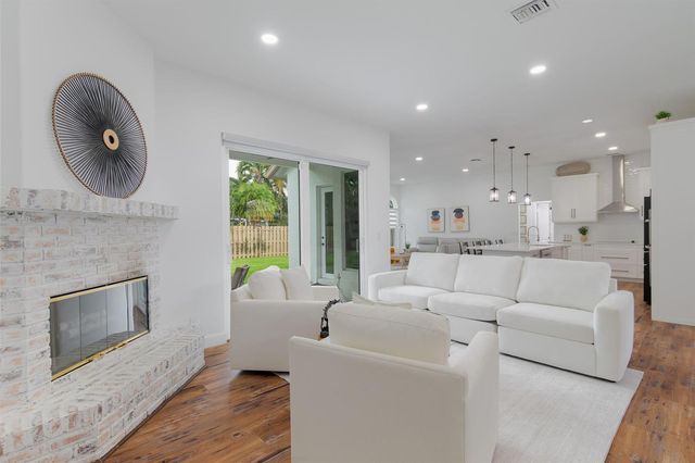 13590 Jonquil Place, Wellington, FL 33414