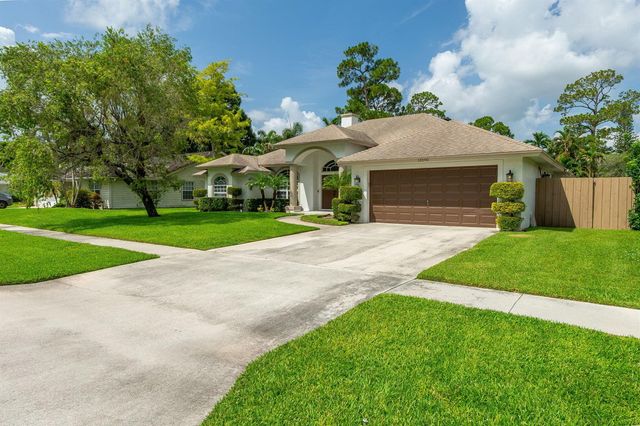 13590 Jonquil Place, Wellington, FL 33414