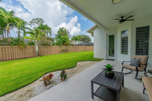 13590 Jonquil Place, Wellington, FL 33414