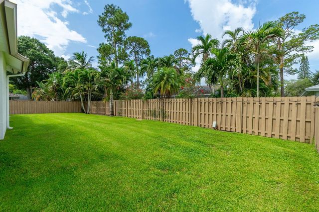 13590 Jonquil Place, Wellington, FL 33414