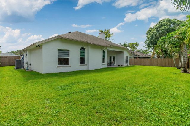 13590 Jonquil Place, Wellington, FL 33414