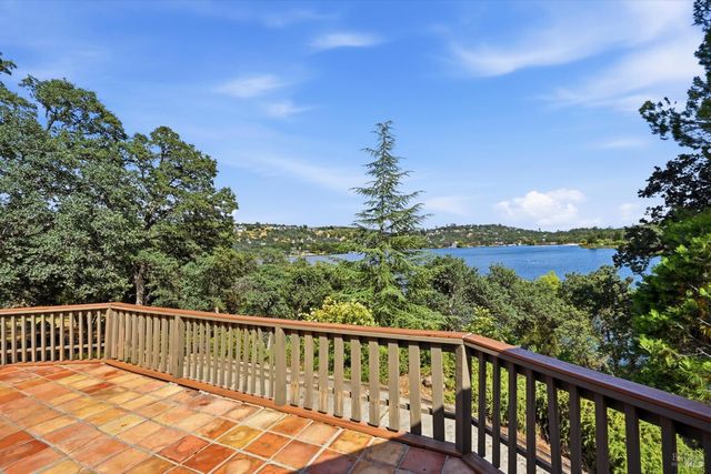 16945 Knollview Dr, Hidden Valley Lake, CA 95467