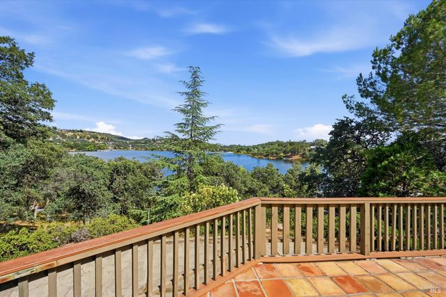 16945 Knollview Dr, Hidden Valley Lake, CA 95467