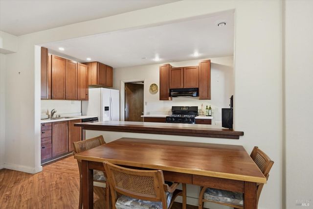 16945 Knollview Dr, Hidden Valley Lake, CA 95467