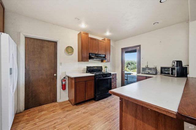 16945 Knollview Dr, Hidden Valley Lake, CA 95467