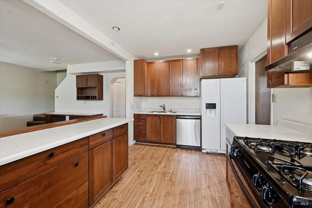 16945 Knollview Dr, Hidden Valley Lake, CA 95467
