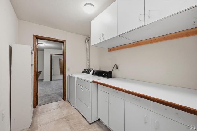 16945 Knollview Dr, Hidden Valley Lake, CA 95467
