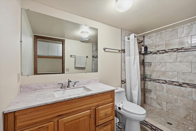 16945 Knollview Dr, Hidden Valley Lake, CA 95467