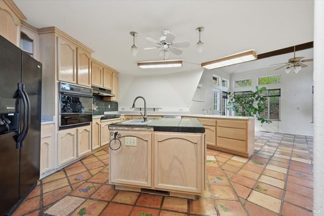 16945 Knollview Dr, Hidden Valley Lake, CA 95467