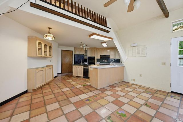 16945 Knollview Dr, Hidden Valley Lake, CA 95467