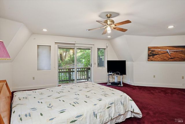 16945 Knollview Dr, Hidden Valley Lake, CA 95467