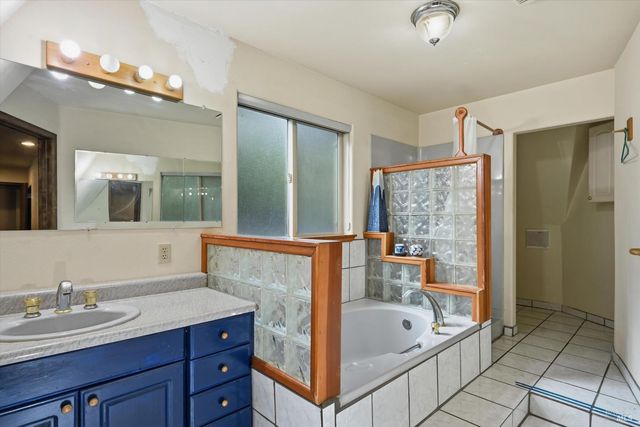 16945 Knollview Dr, Hidden Valley Lake, CA 95467