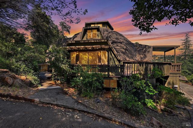 16945 Knollview Dr, Hidden Valley Lake, CA 95467