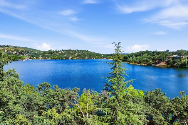 16945 Knollview Dr, Hidden Valley Lake, CA 95467