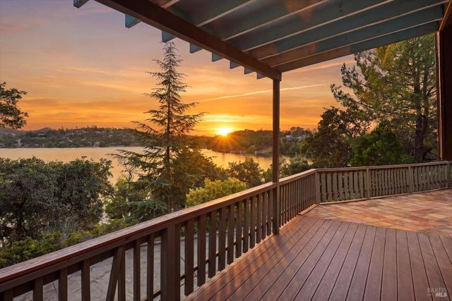 16945 Knollview Dr, Hidden Valley Lake, CA 95467