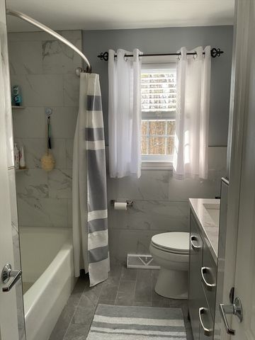 77 Christy Ave, Dracut, MA 01826