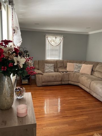 77 Christy Ave, Dracut, MA 01826