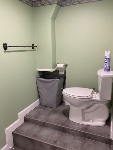 77 Christy Ave, Dracut, MA 01826