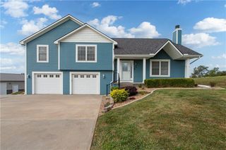 7898 Greenton Trail, Odessa, MO 64076