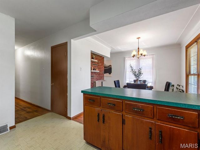 1507 W Main Street, Collinsville, IL 62234