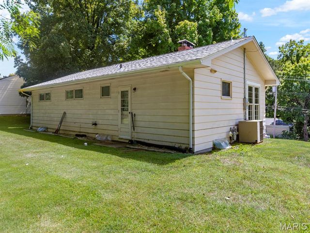 1507 W Main Street, Collinsville, IL 62234