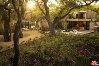 3274 Oakdell Road, Studio City, CA 91604