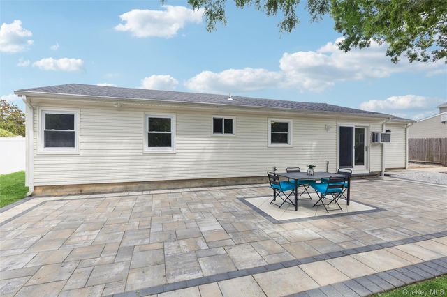 91 Circle Drive W, Patchogue, NY 11772