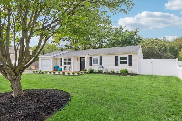 91 Circle Drive W, Patchogue, NY 11772
