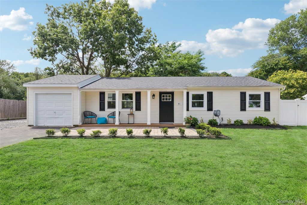 91 Circle Drive W, Patchogue, NY 11772
