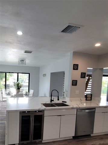 2856 NW 10th Avenue, Wilton Manors, FL 33311