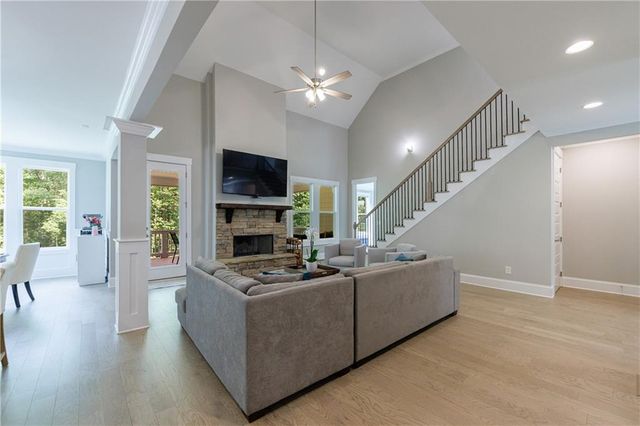 130 Lapis Lake Point, Fayetteville, GA 30215