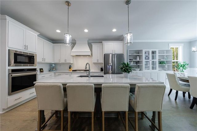 130 Lapis Lake Point, Fayetteville, GA 30215