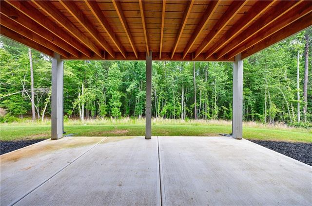 130 Lapis Lake Point, Fayetteville, GA 30215