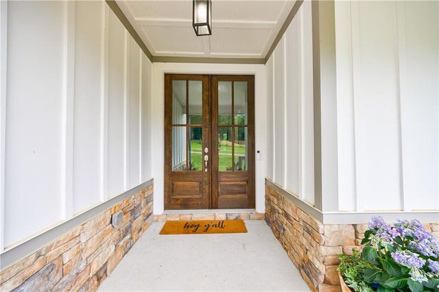 130 Lapis Lake Point, Fayetteville, GA 30215