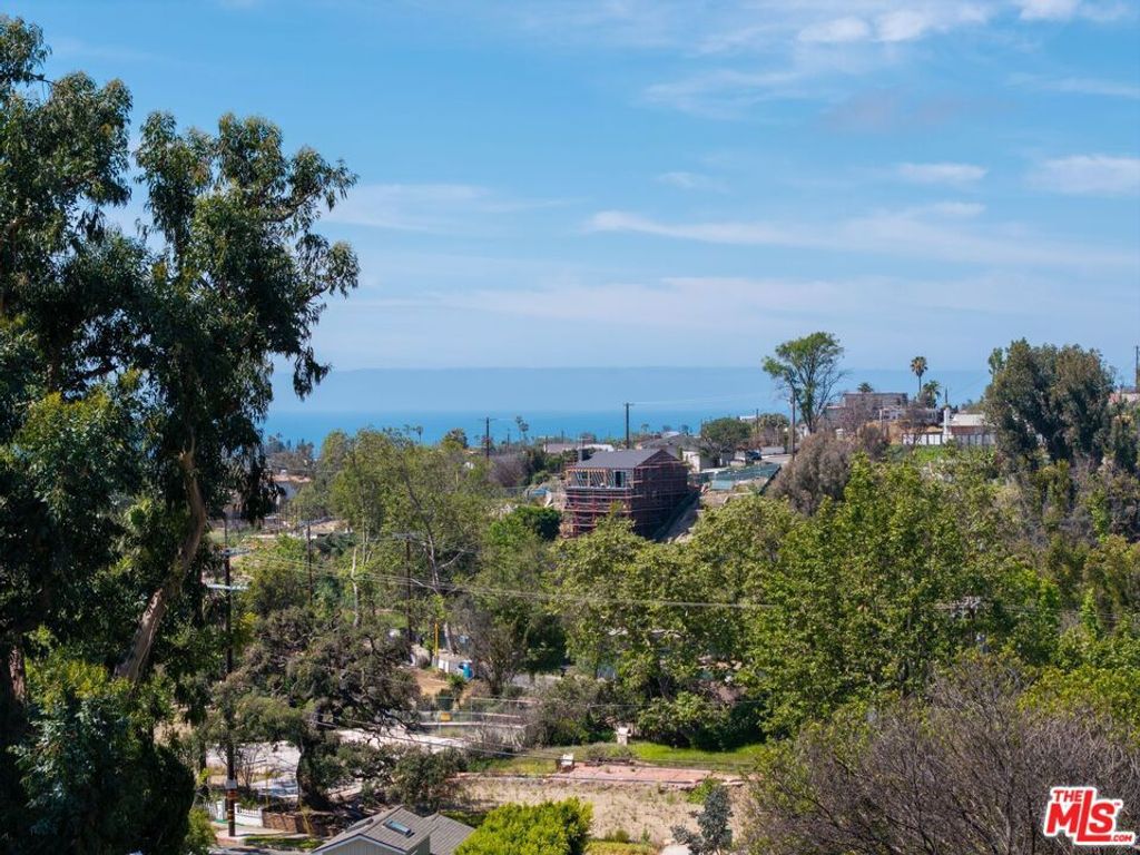1025 Las Pulgas Road, Pacific Palisades, CA 90272 — exterior