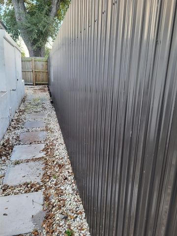 2137 NW 97th St 2137, Miami, FL 33147