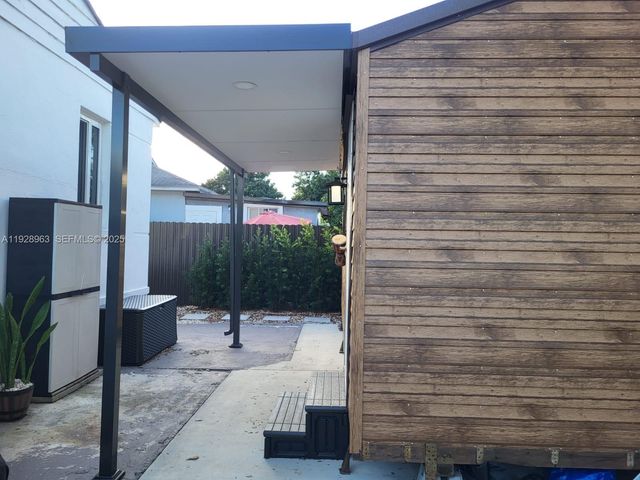 2137 NW 97th St 2137, Miami, FL 33147